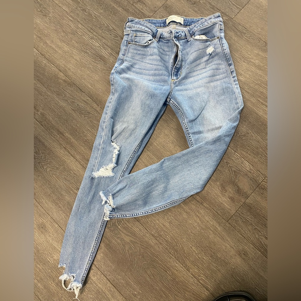 Abercrombie High Rise Ankle Jean, 29